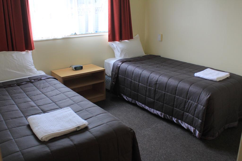 Coronation Court Motel Ню Плимут Екстериор снимка