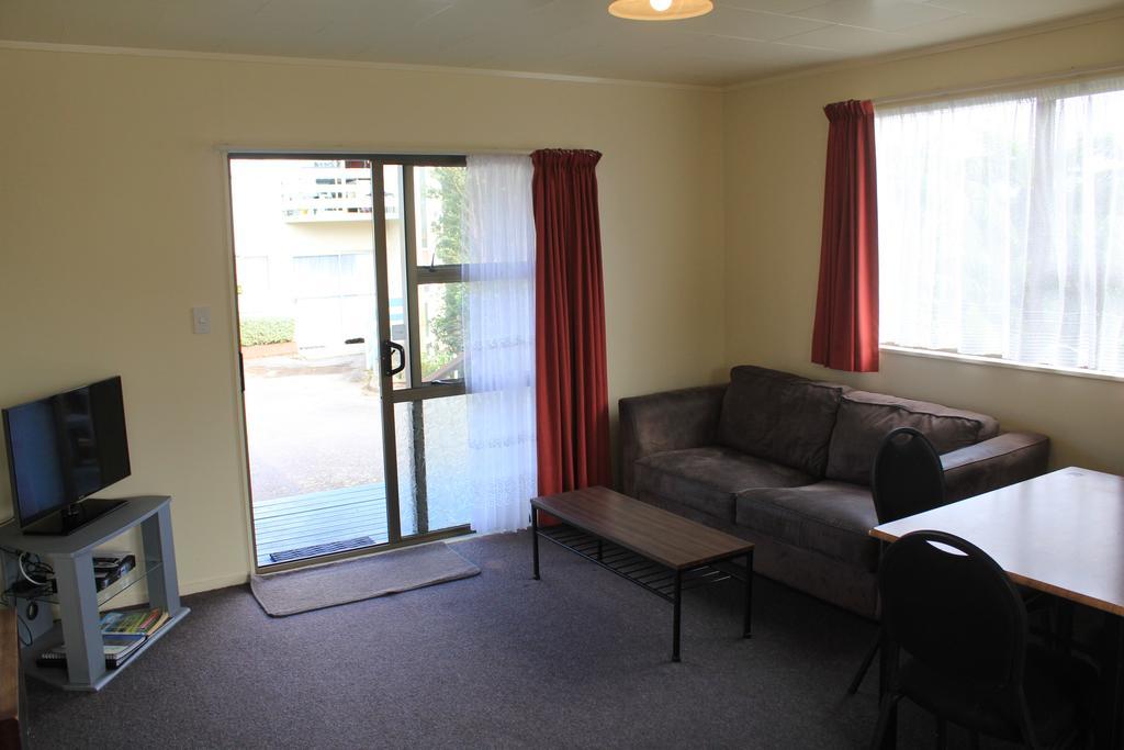 Coronation Court Motel Ню Плимут Екстериор снимка