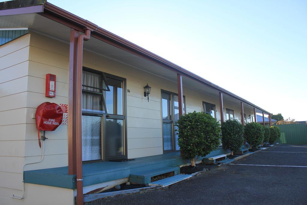 Coronation Court Motel Ню Плимут Екстериор снимка
