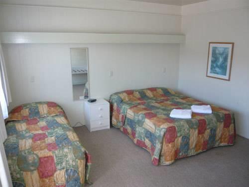 Coronation Court Motel Ню Плимут Екстериор снимка